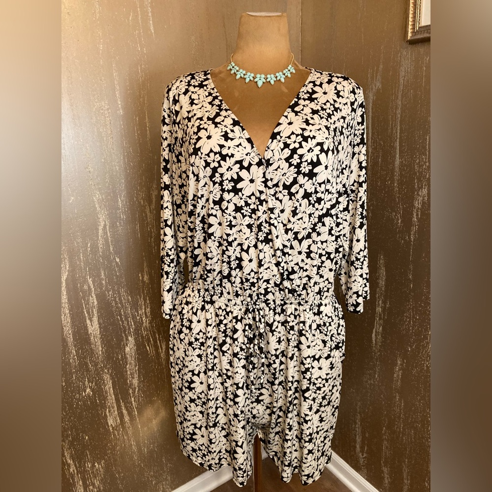 NWOT Kaleigh Black and White Boho Floral Romper Size 3X